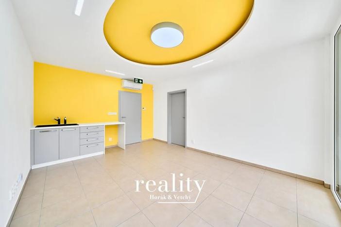 Pronájem kanceláře, Znojmo, Jarošova, 17 m2