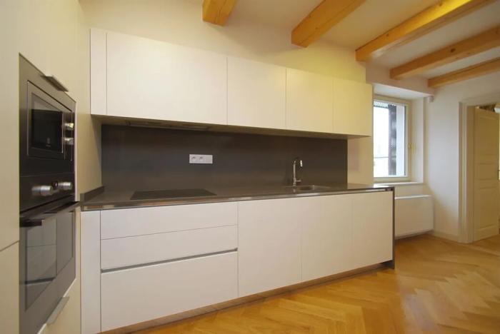 Pronájem atypického bytu, Praha - Nové Město, Bolzanova, 199 m2