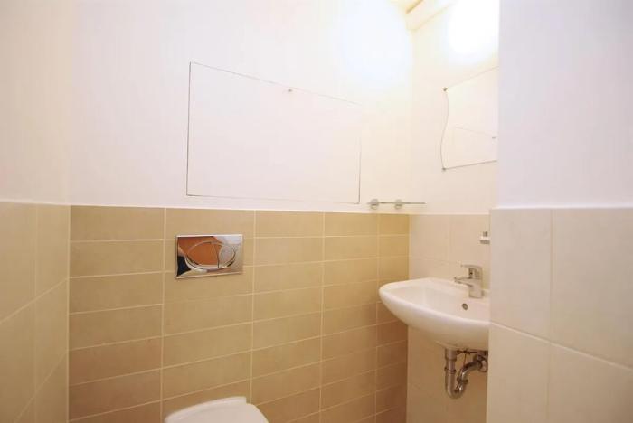 Pronájem kanceláře, Praha - Smíchov, Štefánikova, 63 m2