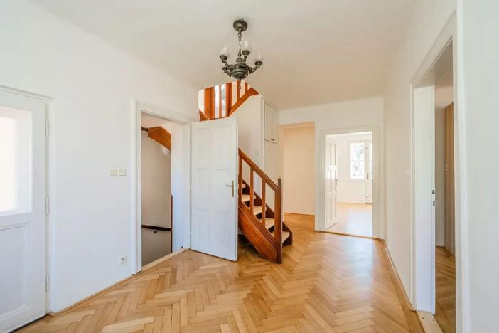 Pronájem vily, Praha - Střešovice, Cukrovarnická, 227 m2