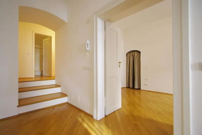 Pronájem bytu 4+1, Praha - Malá Strana, Vlašská, 184 m2