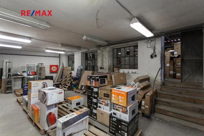 Pronájem obchodního prostoru, Praha - Strašnice, Starostrašnická, 501 m2