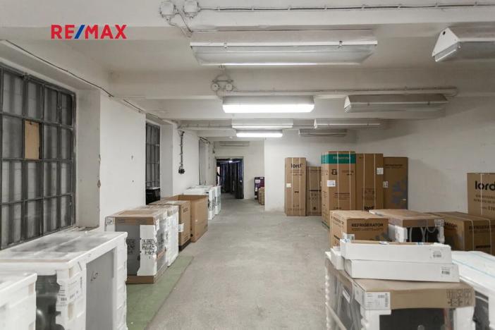 Pronájem obchodního prostoru, Praha - Strašnice, Starostrašnická, 501 m2