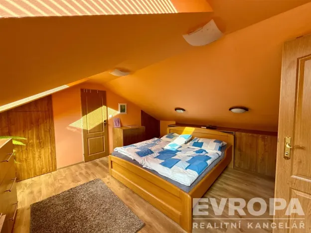 Prodej rodinného domu, Krnov, Pod Rozhlednou, 145 m2