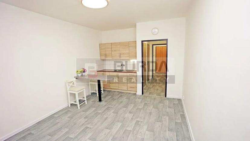 Pronájem bytu 1+kk, Neratovice, 28 m2