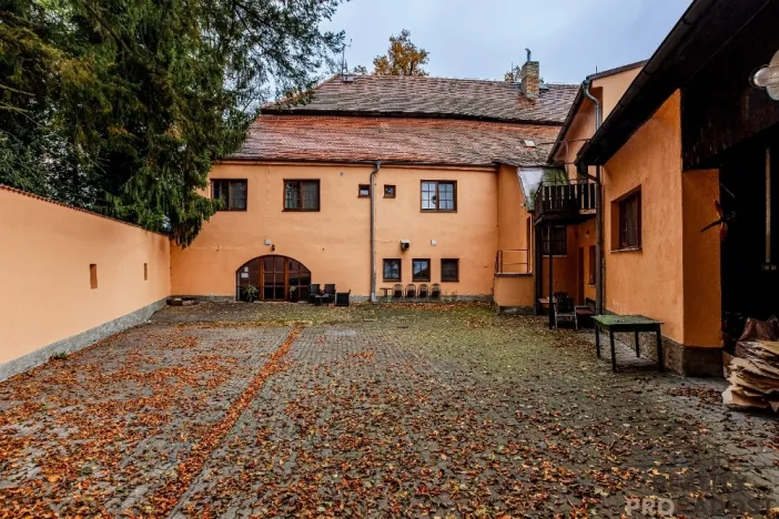 Prodej ubytování, Chlum u Třeboně, Hejtmanská hráz, 1200 m2