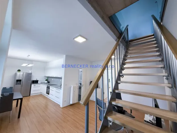 Pronájem kanceláře, Hradec Králové, třída Karla IV., 135 m2