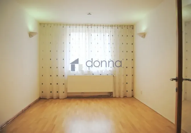 Pronájem kanceláře, Praha, Koldínova, 107 m2