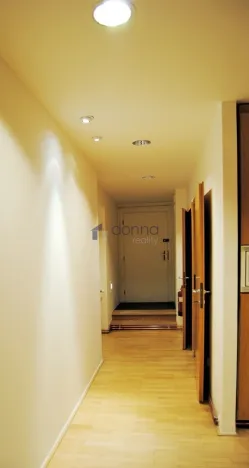 Pronájem kanceláře, Praha, Koldínova, 107 m2