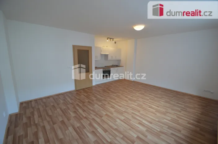Pronájem bytu 1+kk, Praha - Modřany, Vorařská, 39 m2