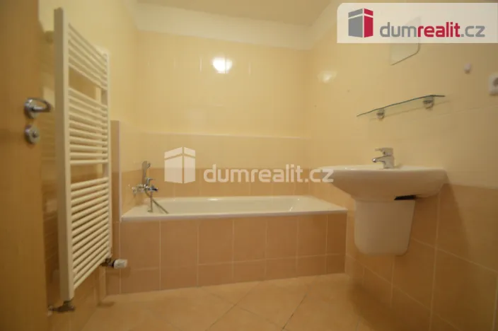 Pronájem bytu 1+kk, Praha - Modřany, Vorařská, 39 m2