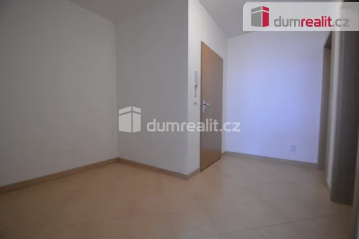 Pronájem bytu 1+kk, Praha - Modřany, Vorařská, 39 m2