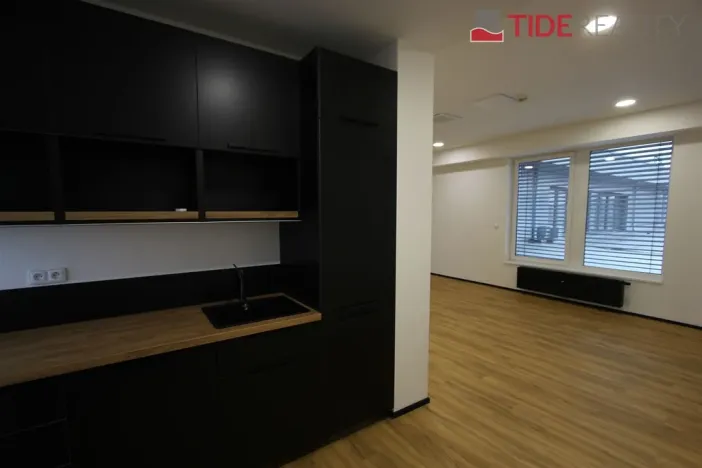 Pronájem kanceláře, Modletice, 200 m2