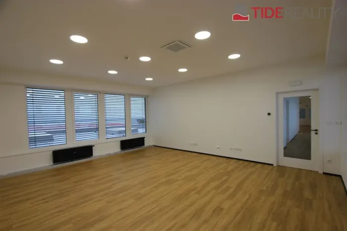 Pronájem kanceláře, Modletice, 200 m2