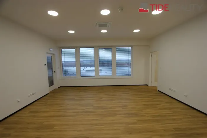 Pronájem kanceláře, Modletice, 200 m2