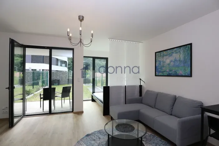 Pronájem bytu 1+kk, Praha, U Sluncové, 38 m2