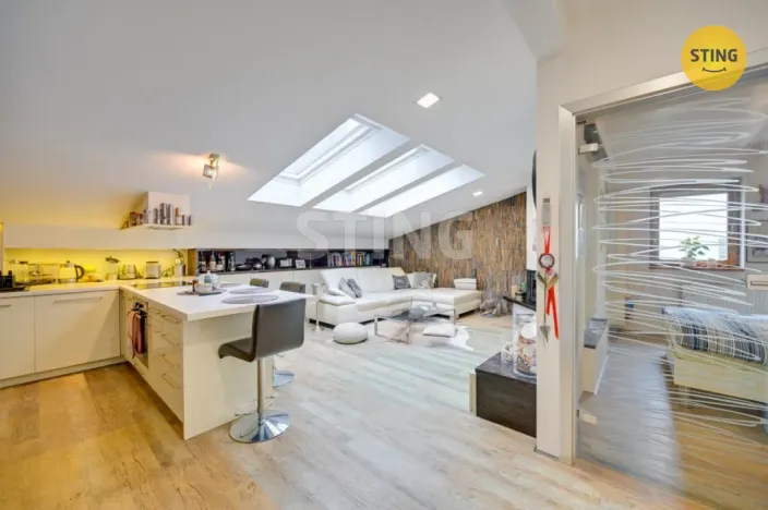 Prodej obchodního prostoru, Kroměříž, 1. máje, 102 m2