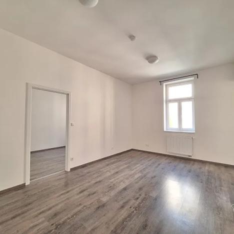 Pronájem bytu 2+kk, Praha - Holešovice, Na Maninách, 46 m2