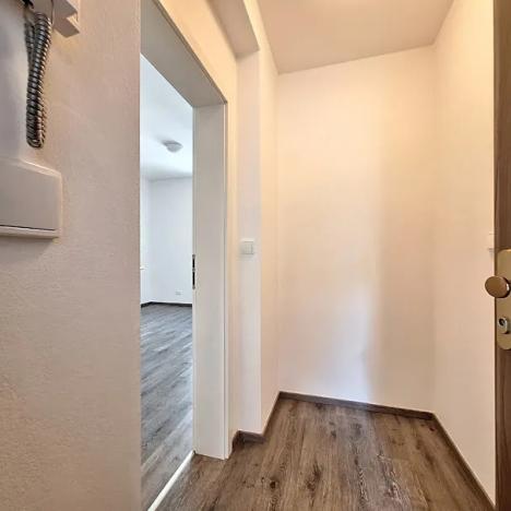 Pronájem bytu 2+kk, Praha - Holešovice, Na Maninách, 46 m2