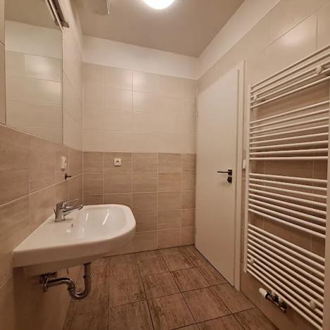 Pronájem bytu 2+kk, Praha - Holešovice, Na Maninách, 46 m2