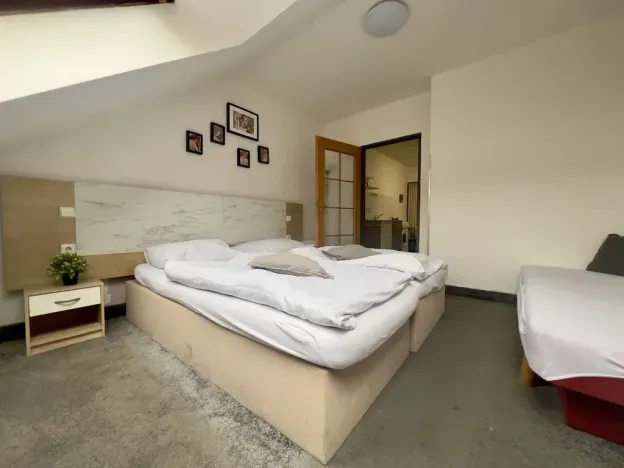 Pronájem bytu 2+kk, Praha - Smíchov, U Santošky, 50 m2