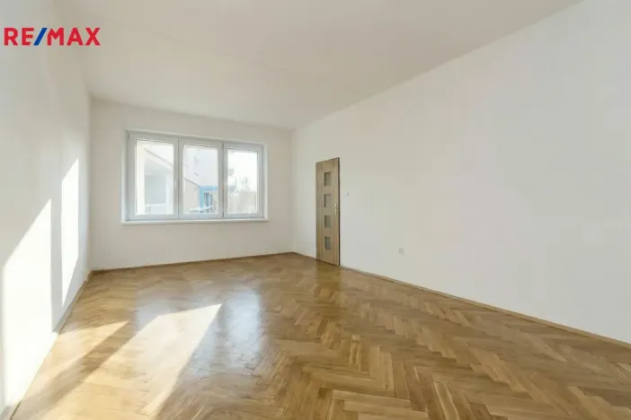 Prodej bytu 3+1, Karlovy Vary - Drahovice, Vítězná, 86 m2