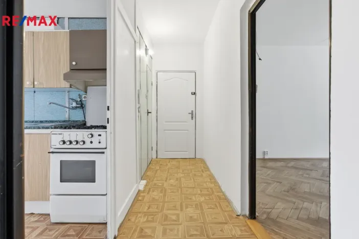 Prodej bytu 3+1, Karlovy Vary - Drahovice, Vítězná, 86 m2