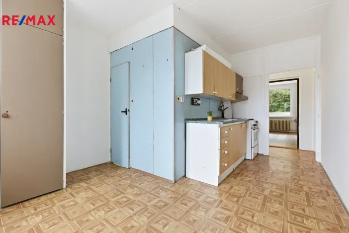 Prodej bytu 3+1, Karlovy Vary - Drahovice, Vítězná, 86 m2