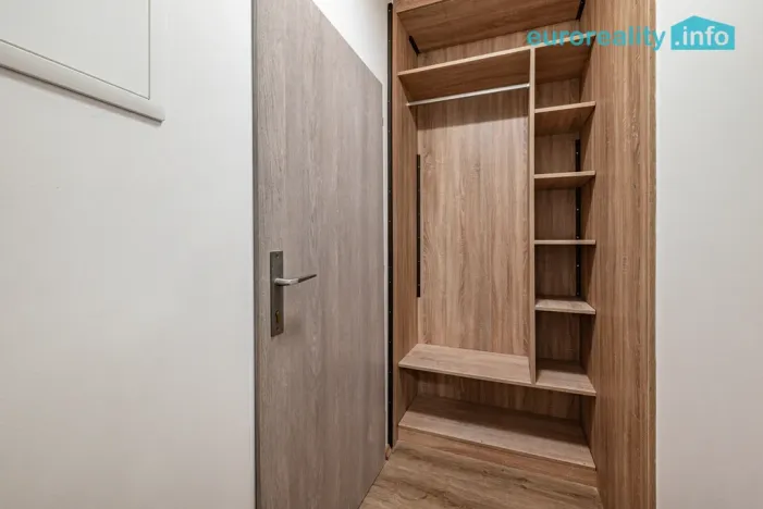 Prodej bytu 1+1, Mariánské Lázně, Dykova, 35 m2