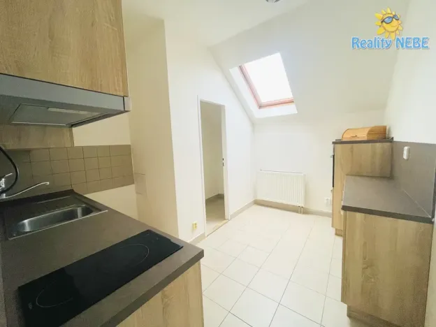 Pronájem bytu 3+1, Praha, Vodnická, 71 m2