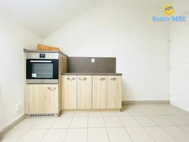 Pronájem bytu 3+1, Praha, Vodnická, 71 m2