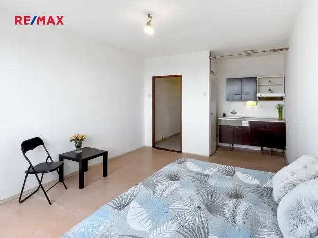 Prodej bytu 1+kk, Praha - Háje, Hlavatého, 27 m2