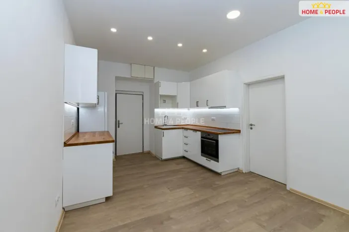 Pronájem bytu 2+kk, Praha - Libeň, Novovysočanská, 37 m2