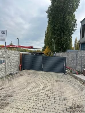 Pronájem komerční nemovitosti, Kladno, Libušina, 600 m2