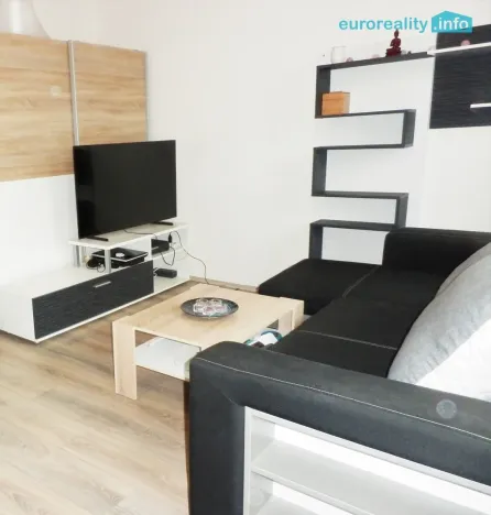 Prodej bytu 1+kk, Praha, 27 m2