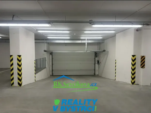 Pronájem garážového stání, Brno, Chvalovka, 14 m2