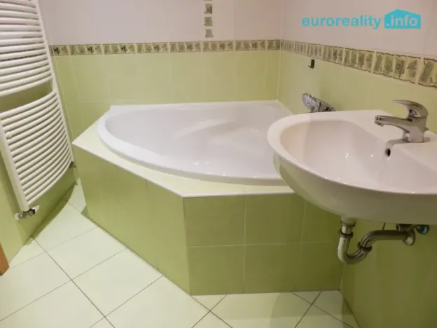 Prodej rodinného domu, Bašť, 88 m2