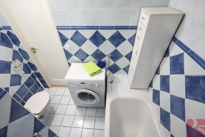 Pronájem bytu 2+kk, Praha - Kamýk, Smotlachova, 44 m2