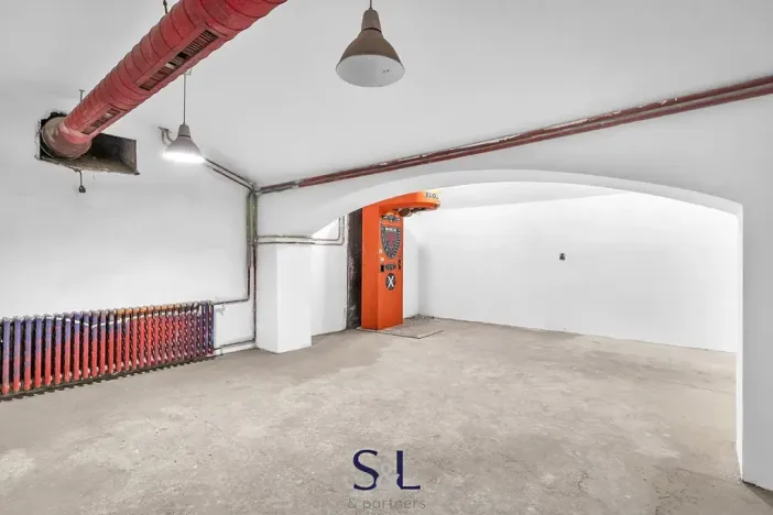 Prodej obchodního prostoru, Praha - Vysočany, Novovysočanská, 222 m2