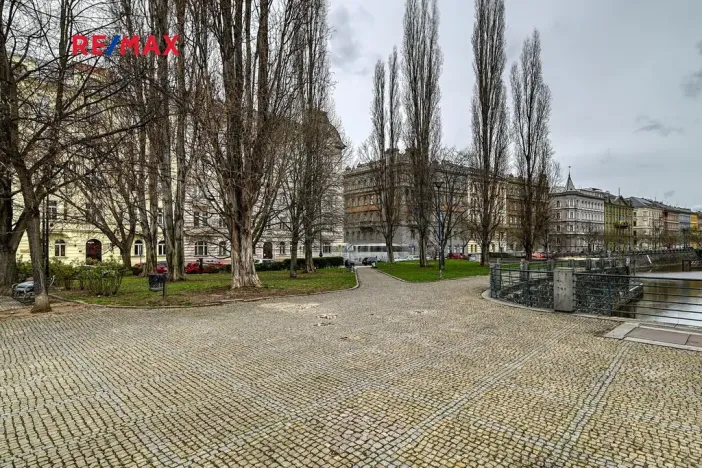 Prodej bytu 3+1, Praha - Smíchov, Malátova, 115 m2