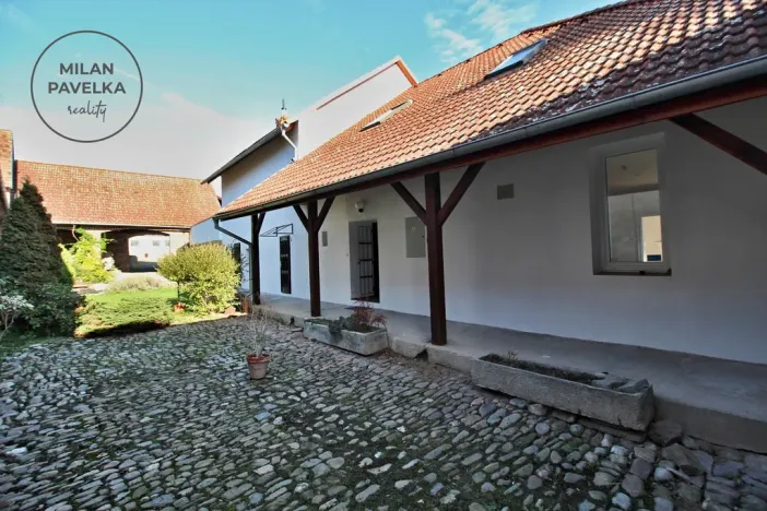 Pronájem rodinného domu, Březina, 285 m2