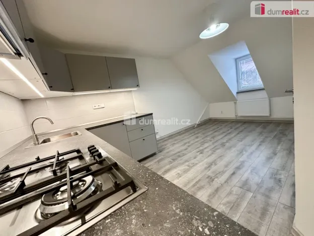 Prodej bytu 4+1, Karlovy Vary, Kolmá, 119 m2