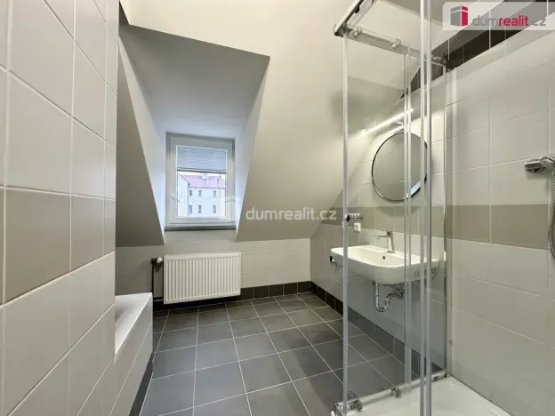 Prodej bytu 4+1, Karlovy Vary, Kolmá, 119 m2