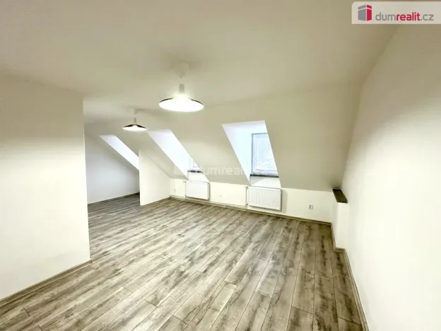 Prodej bytu 4+1, Karlovy Vary, Kolmá, 119 m2