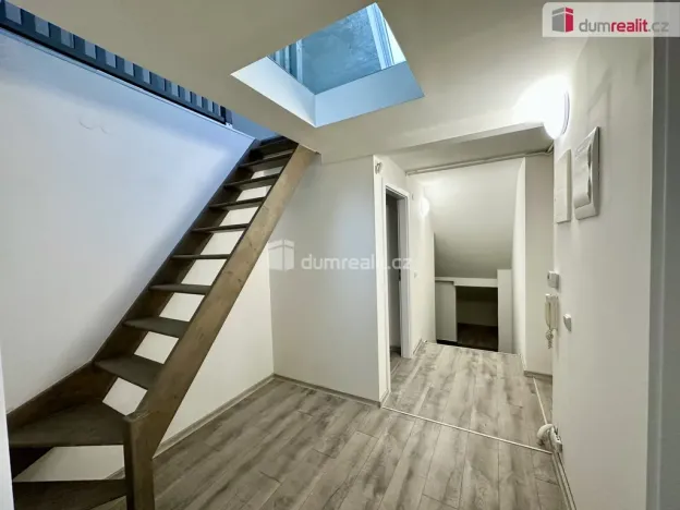 Prodej bytu 2+1, Karlovy Vary, Kolmá, 119 m2