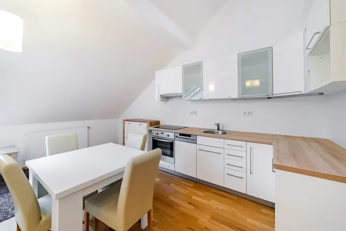 Pronájem bytu 3+kk, Praha - Nové Město, Trojická, 72 m2