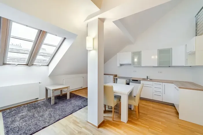 Pronájem bytu 3+kk, Praha - Nové Město, Trojická, 72 m2