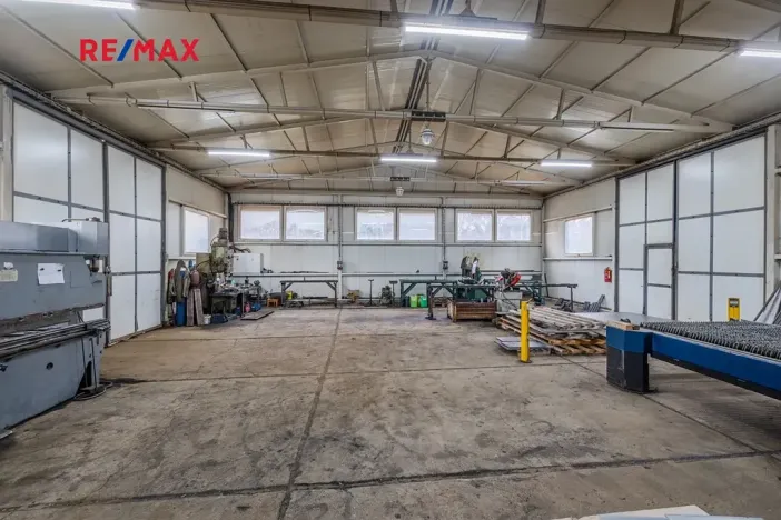 Prodej výrobních prostor, Neuměř, 405 m2