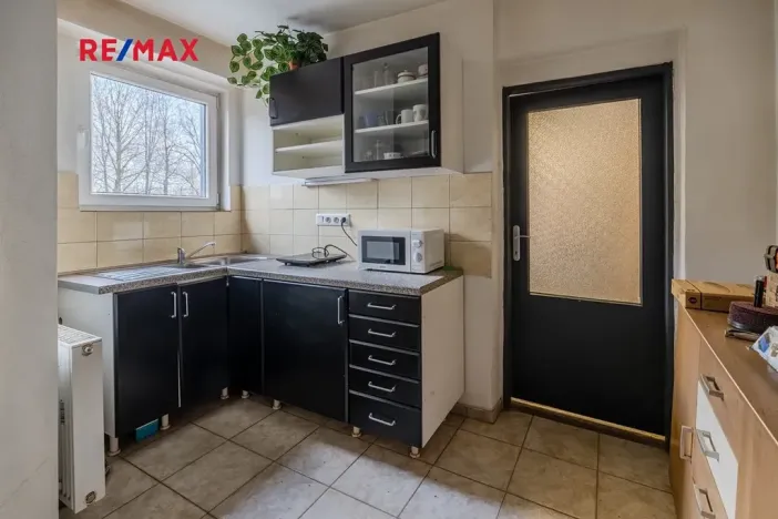 Prodej výrobních prostor, Neuměř, 405 m2