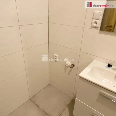 Pronájem bytu 1+1, Děčín - Děčín III-Staré Město, Žerotínova, 42 m2